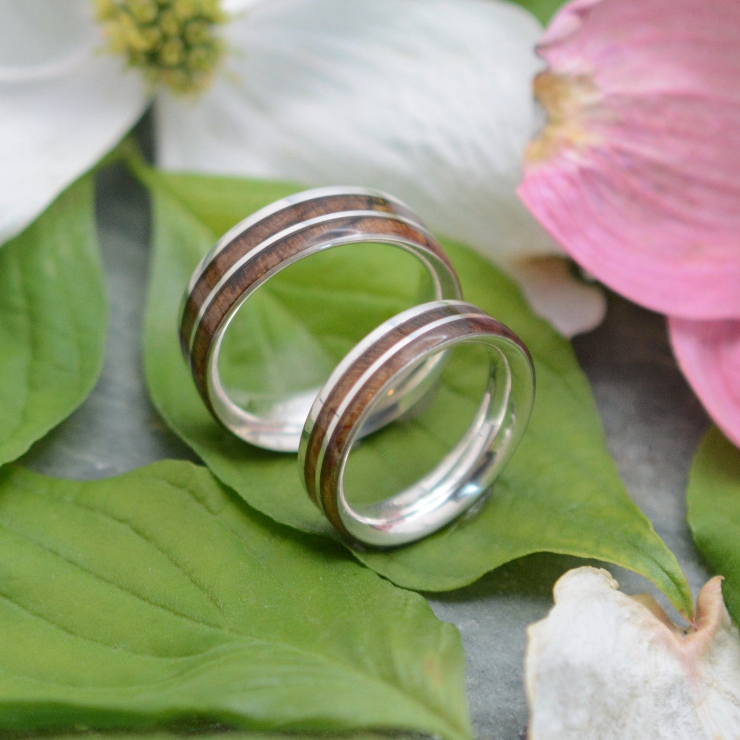 Un Lado Asi Dogwood and Recycled Sterling Silver Wood Wedding Band