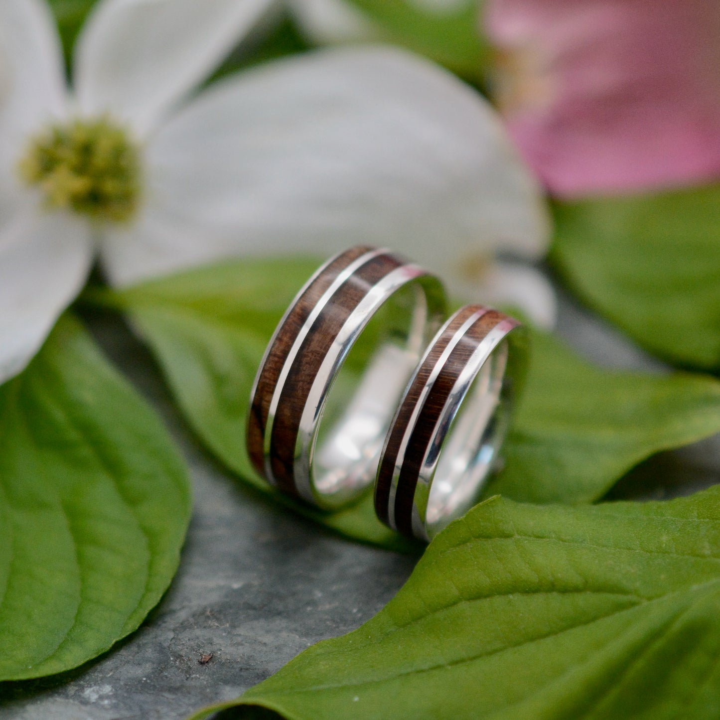 Un Lado Asi Dogwood and Recycled Sterling Silver Wood Wedding Band