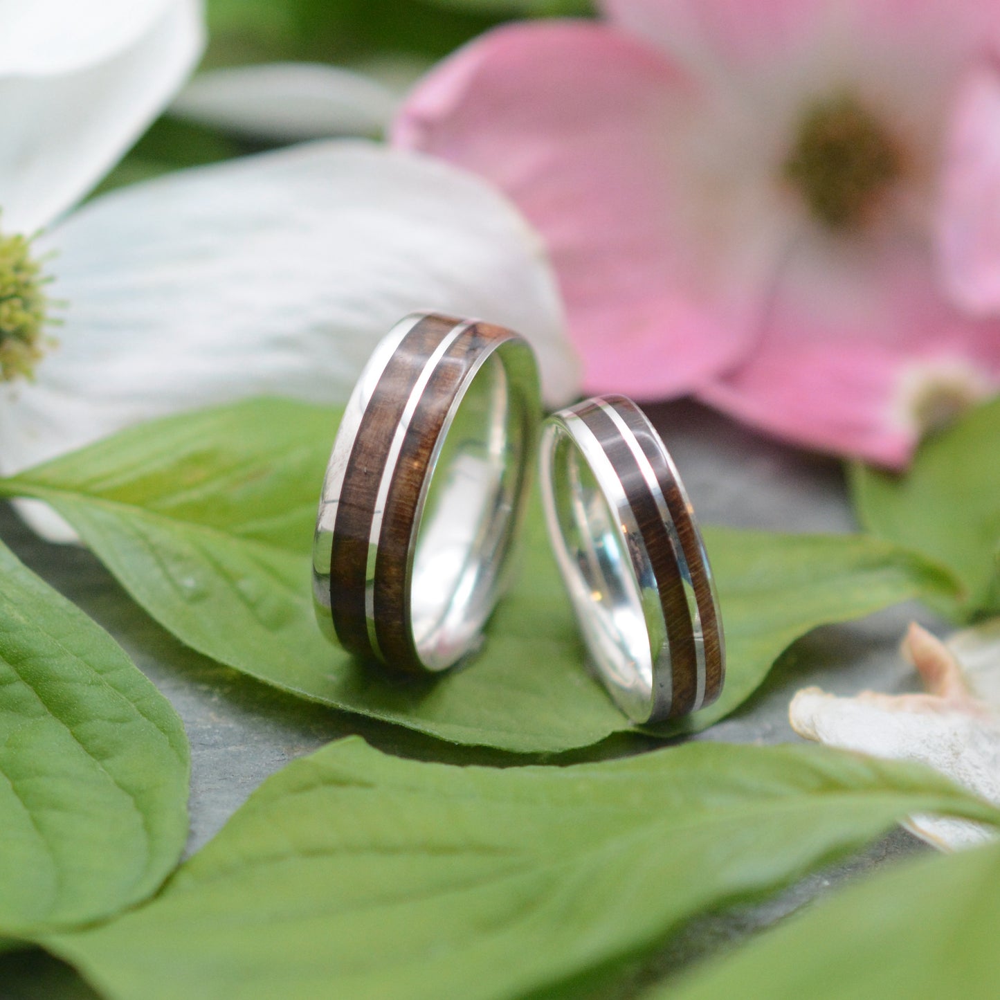 Un Lado Asi Dogwood and Recycled Sterling Silver Wood Wedding Band