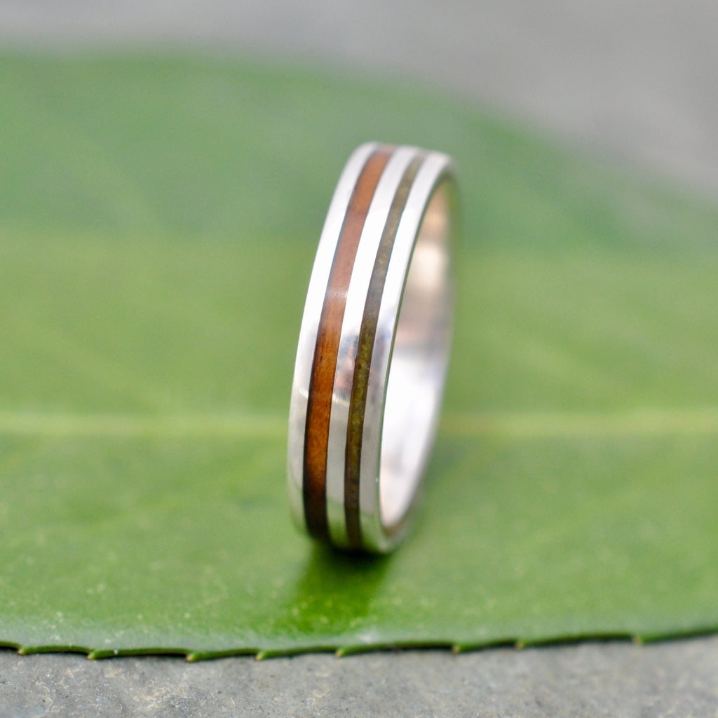 White Gold Rayo de Luz Verde Jade and Guayacan Wood Ring White Gold Inlay Wood Wedding Band Mens White Gold Wedding Band Jade Wood Ring