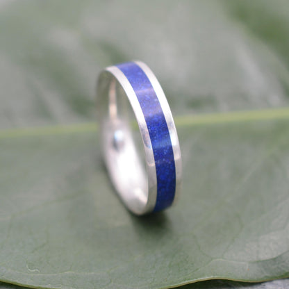 Lapis lazuli ring with recycled sterling silver, Lados design, on leaf