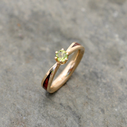 Moldavite solitaire wood engagement ring in yellow gold with wood inlay side profile