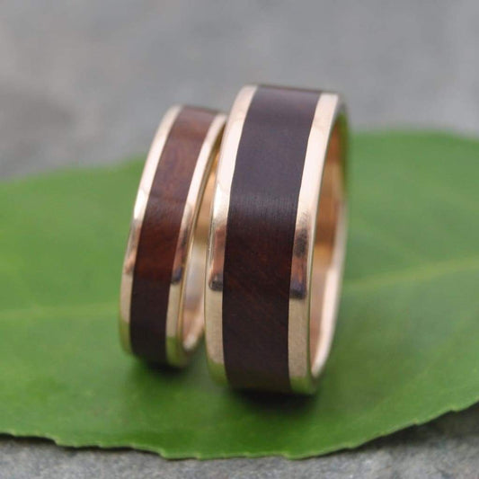 Wood and gold wedding band with Guayacán Lignum Vitae wood and 14k yellow gold, Lados design