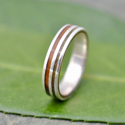 Sustainable jade wood ring with Guayacán and sterling silver