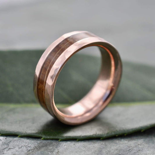 Bourbon barrel wedding ring with hammered rose gold edges, Lados design