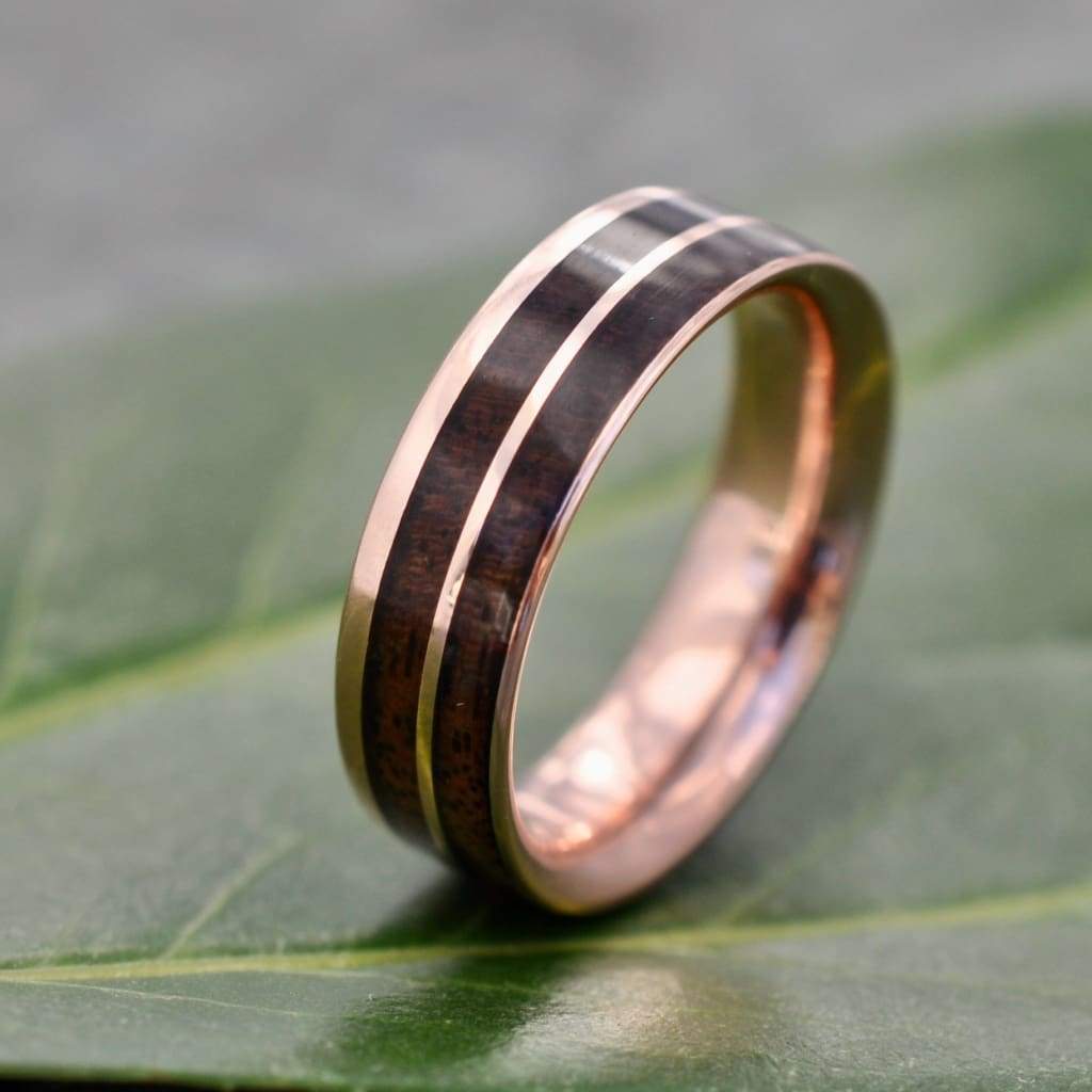 Comfort fit rose gold wood ring with Kentucky walnut, Un Lado Asi design