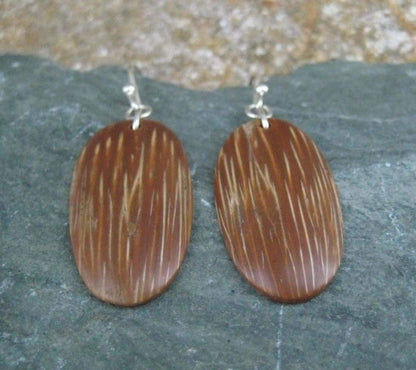 Indio Maiz Palm Tree Seed Earrings - Naturaleza Organic Jewelry & Wood Rings