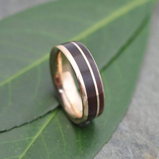 Wood and gold wedding band with nacascolo wood and 14k yellow gold, Un Lado Asi design