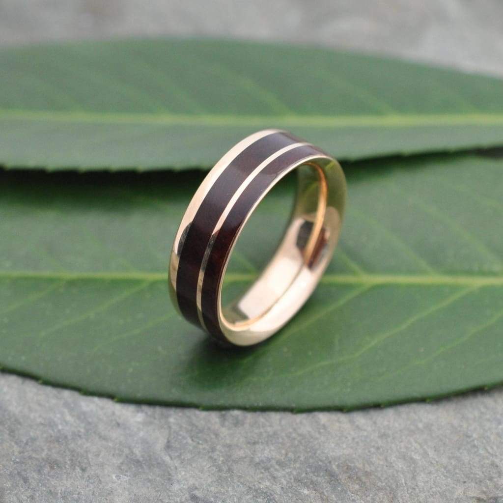 Eco-friendly wedding band with nacascolo wood and yellow gold exterior