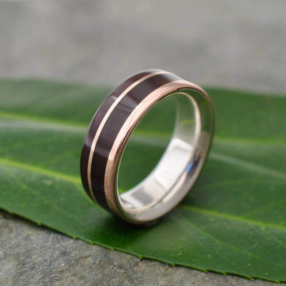 Sustainable rose gold wood ring with nacascolo and recycled metals, Un Lado Asi