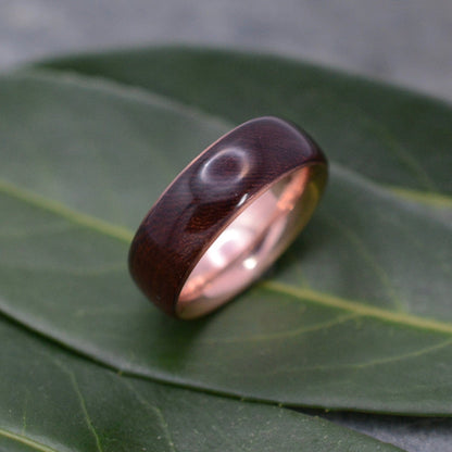 Comfort fit rose gold and nacascolo wood ring, Siempre design