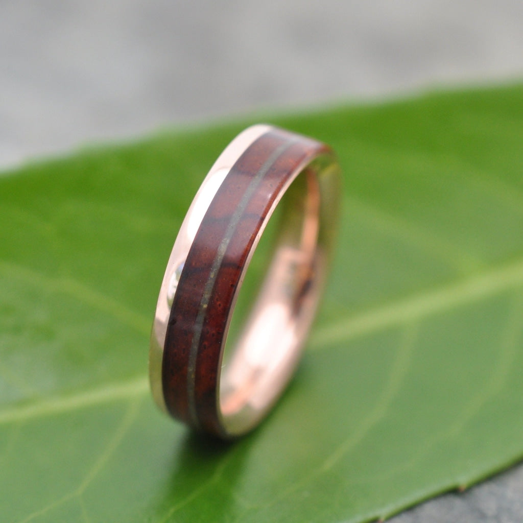Sustainable gold ring with koa wood and jadeite, Un Lado Asi design